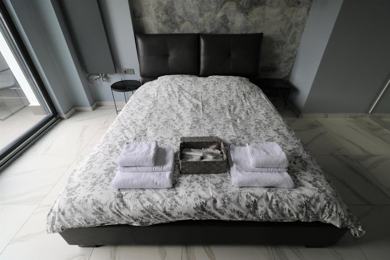 Deluxe Skyline Retreat Studio - Old Town Bucureşti Ngoại thất bức ảnh